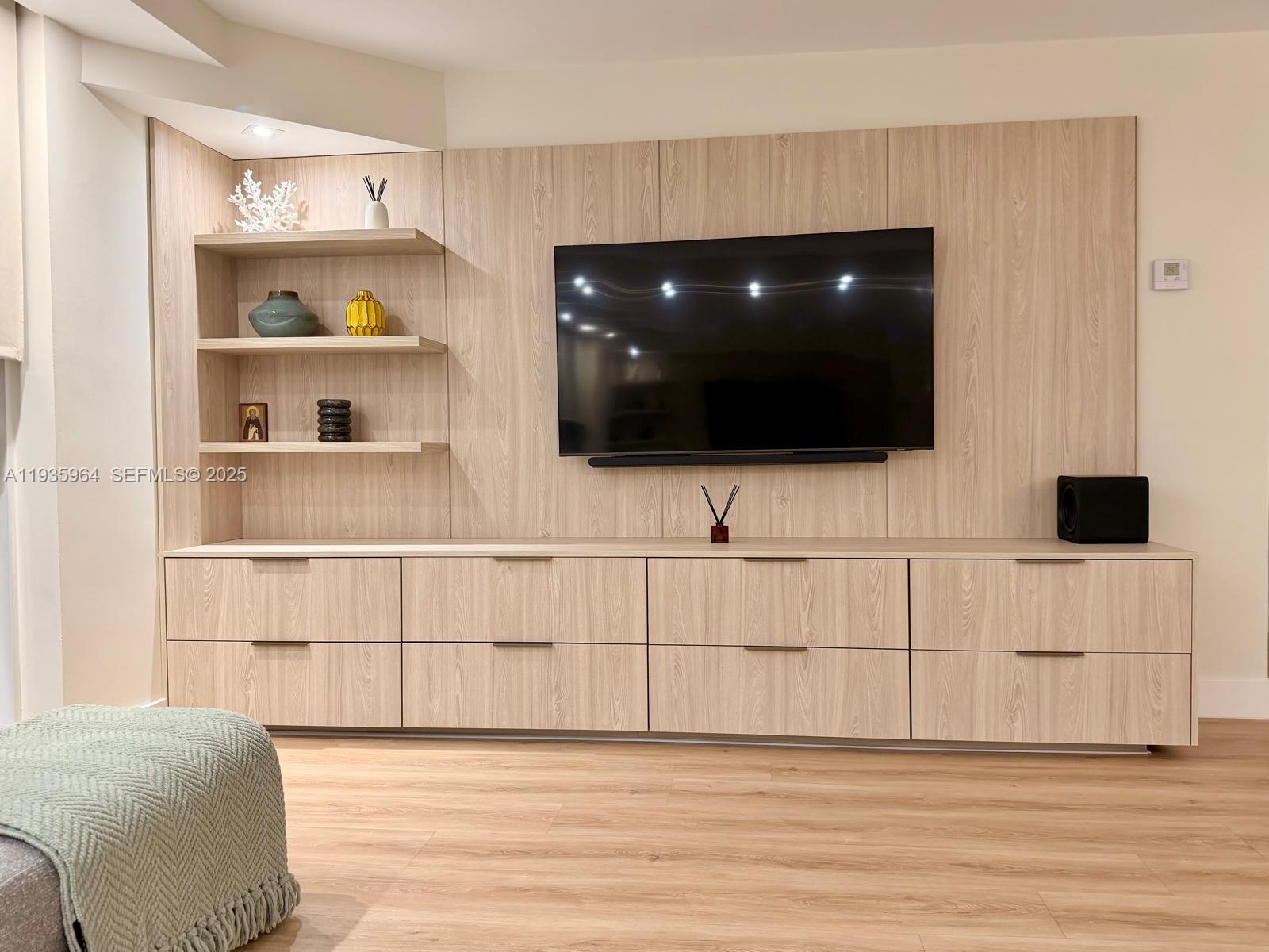 HARBOUR HOUSE - Residential
