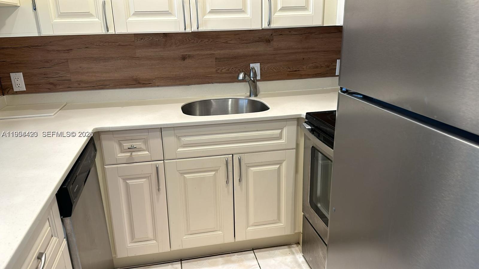 TOWN SQUARE CONDO - Residential