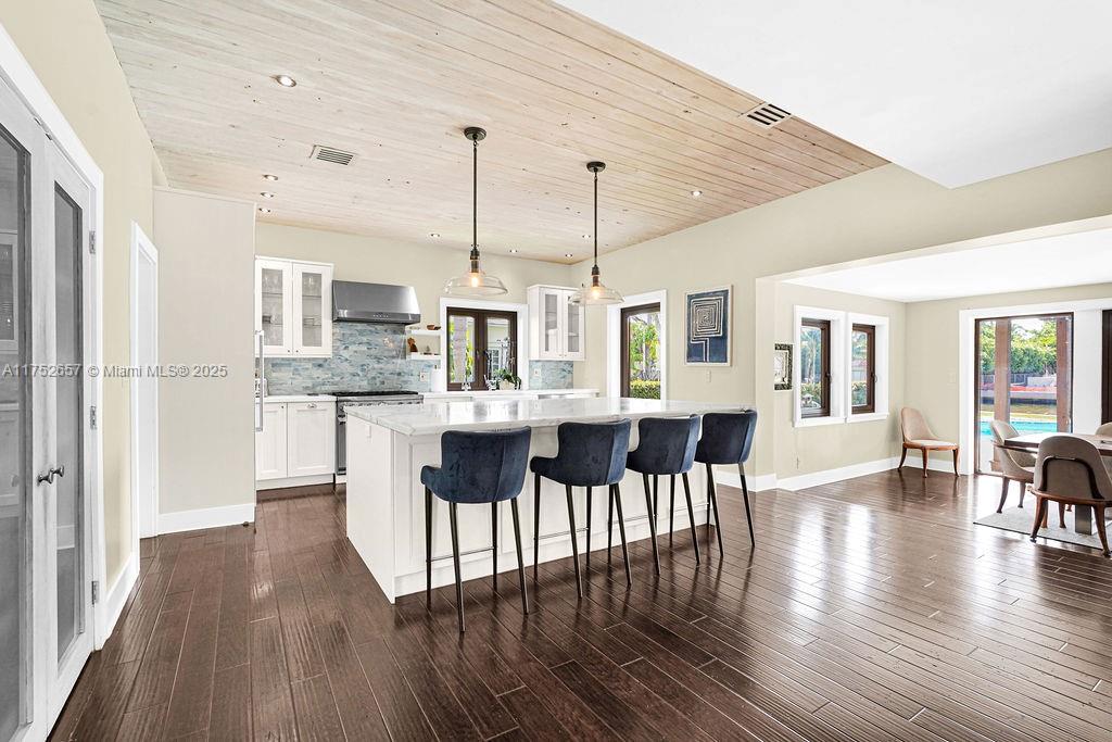 BELLE MEADE ISLAND - Residential