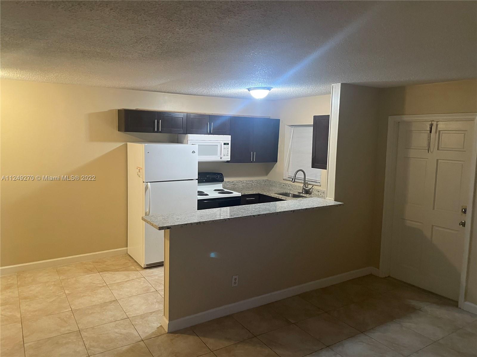 I DELWOOD WEST CONDO - Residential Lease