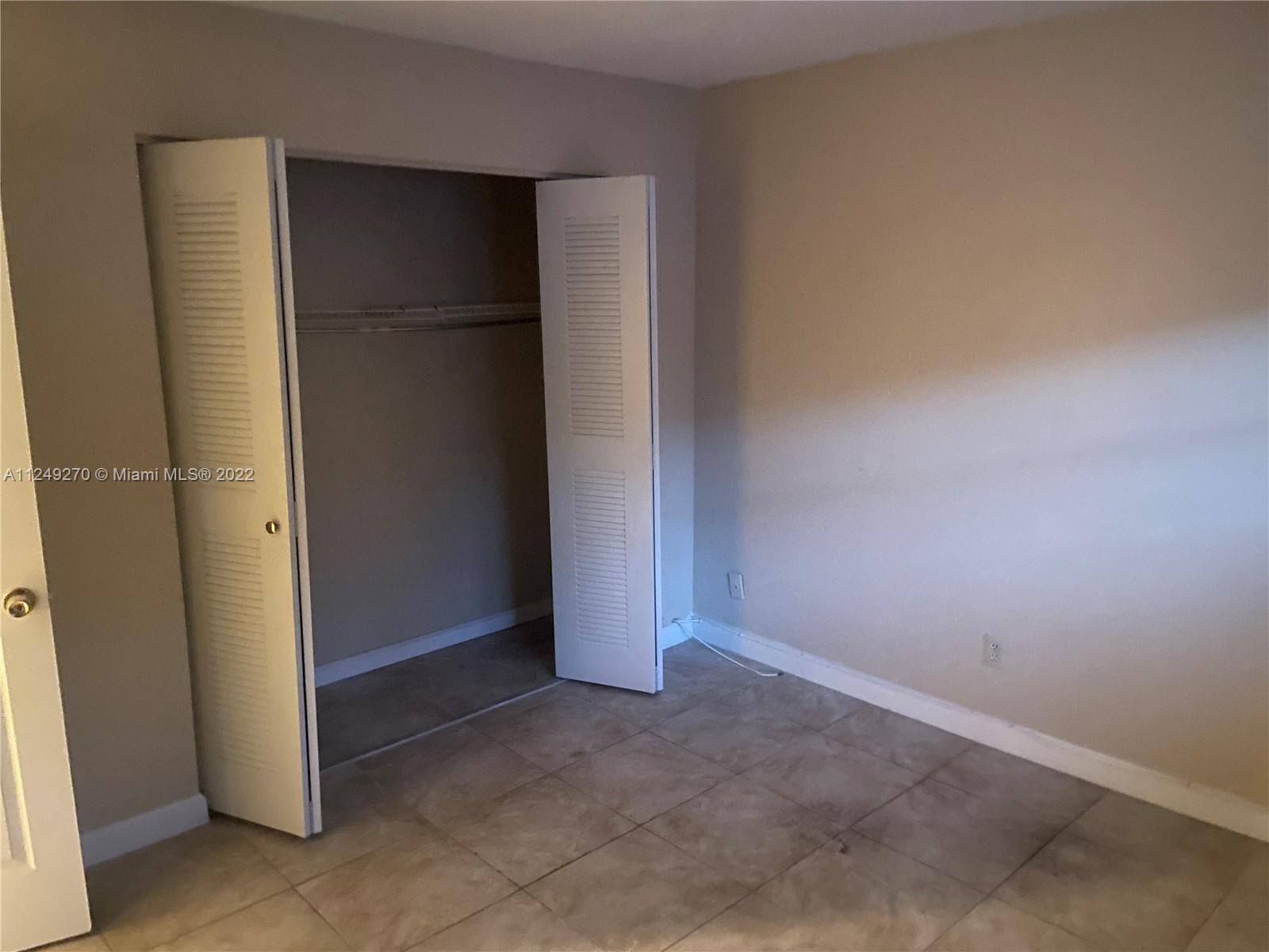 I DELWOOD WEST CONDO - Residential Lease