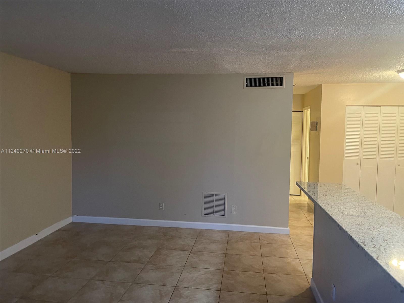 I DELWOOD WEST CONDO - Residential Lease