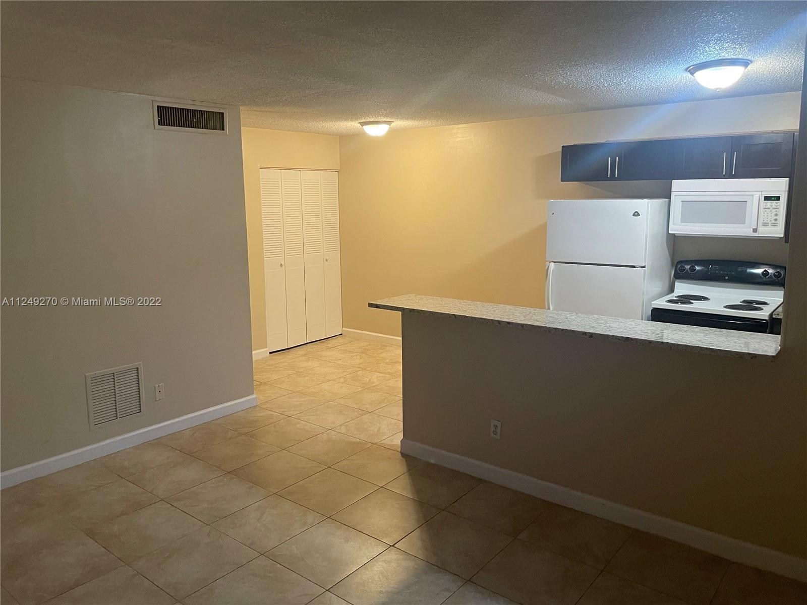 I DELWOOD WEST CONDO - Residential Lease