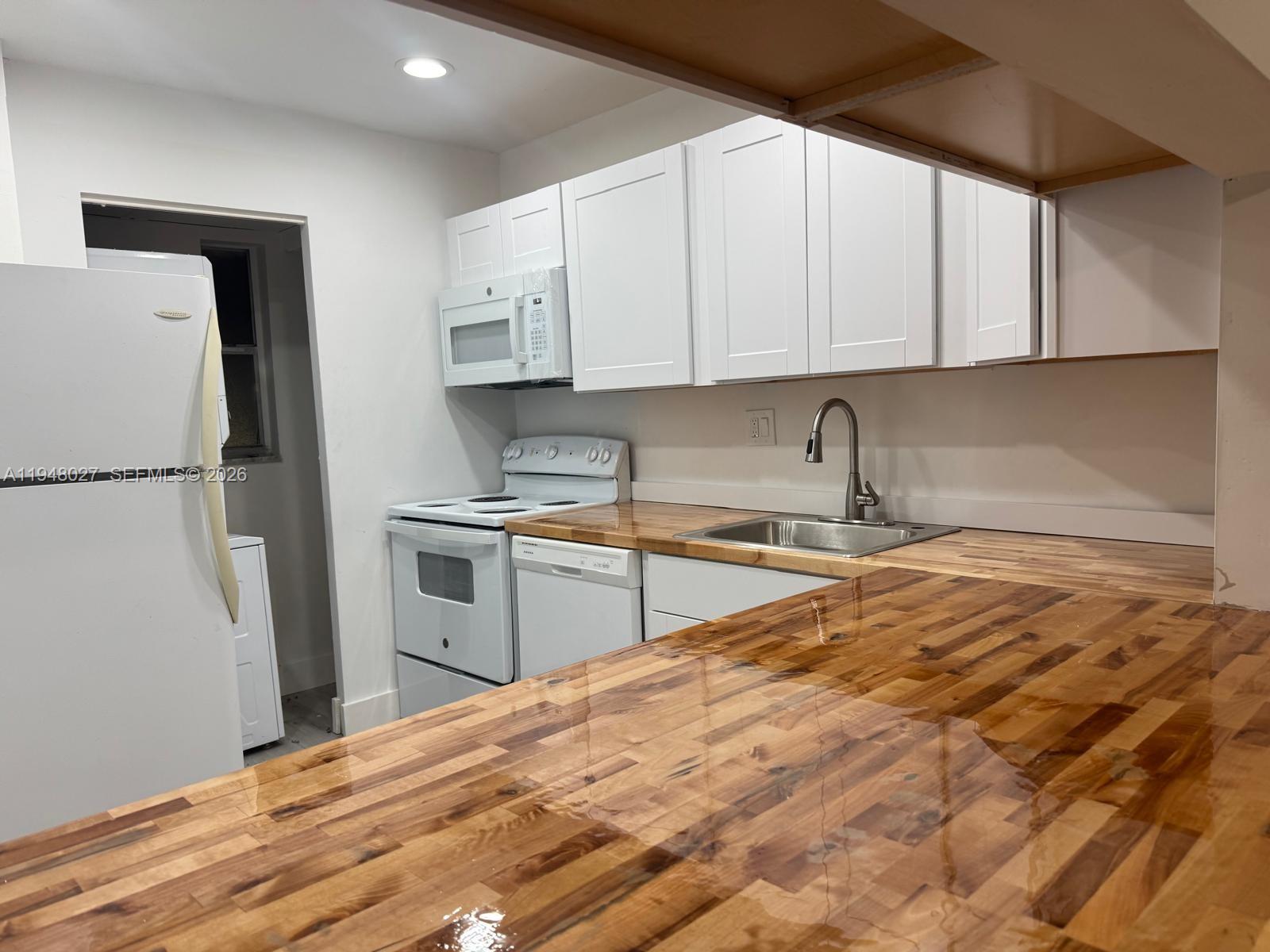VERSAILLES GARDENS CONDO - Residential