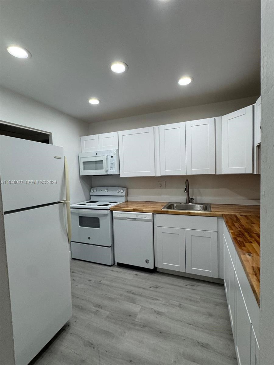 VERSAILLES GARDENS CONDO - Residential