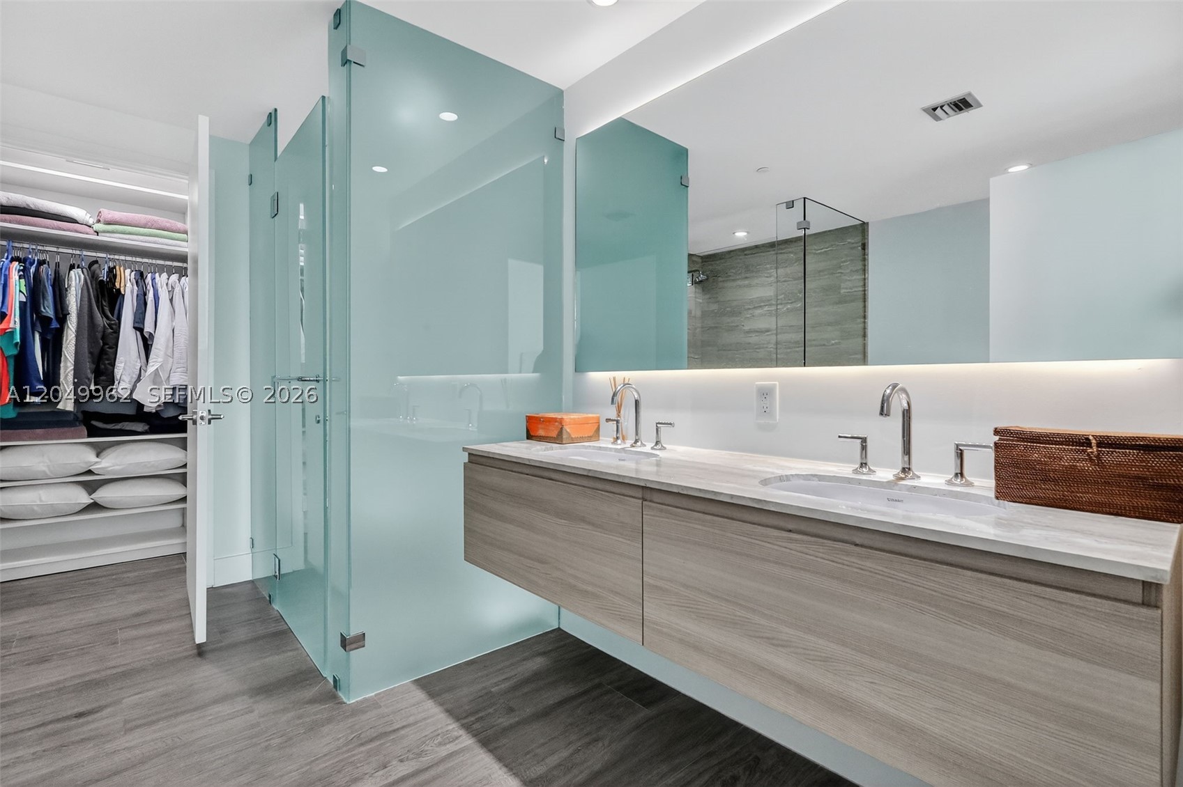 BISCAYNE BEACH CONDO - Residential Lease