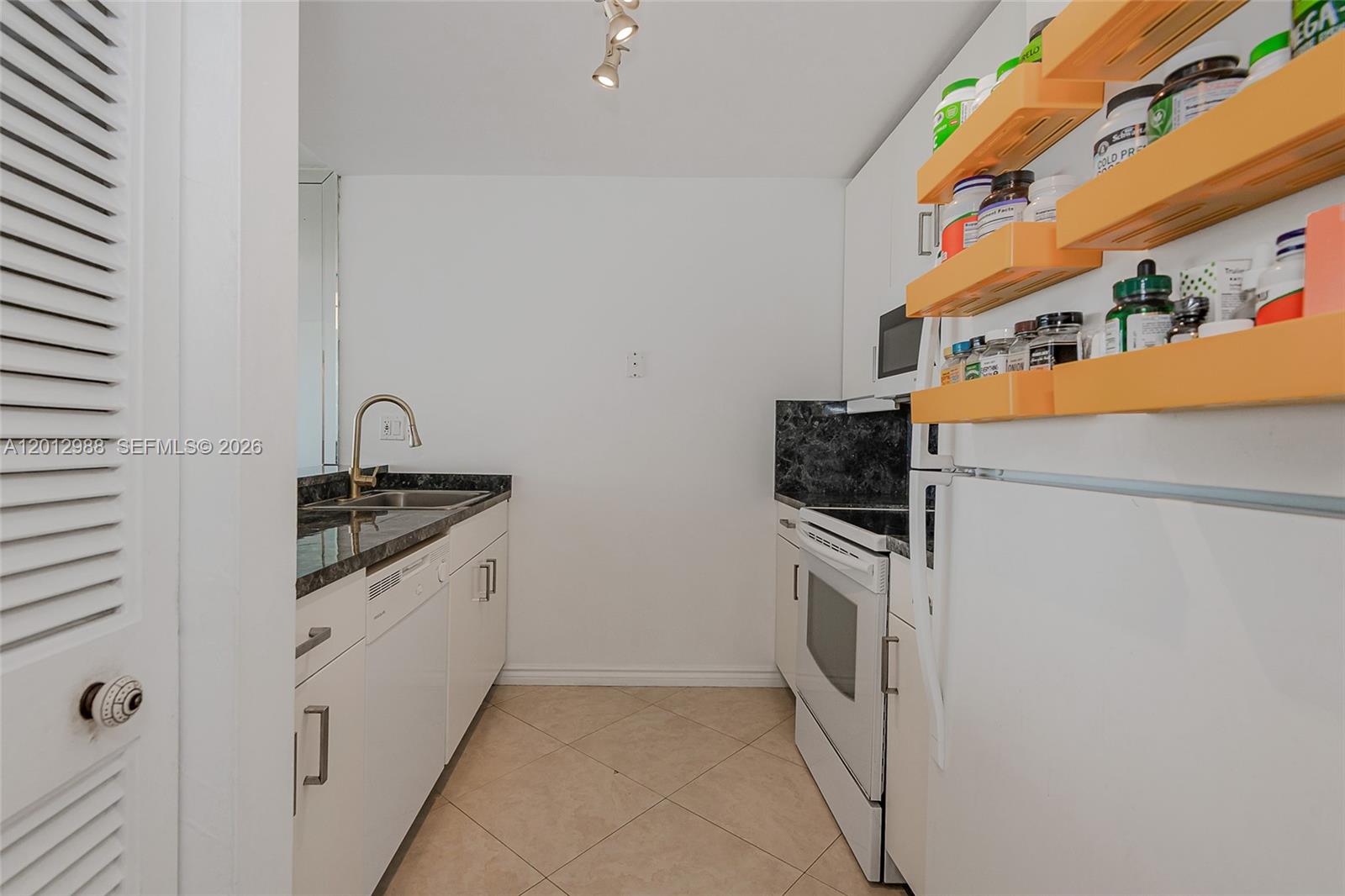 CHARTER CLUB CONDO - Residential