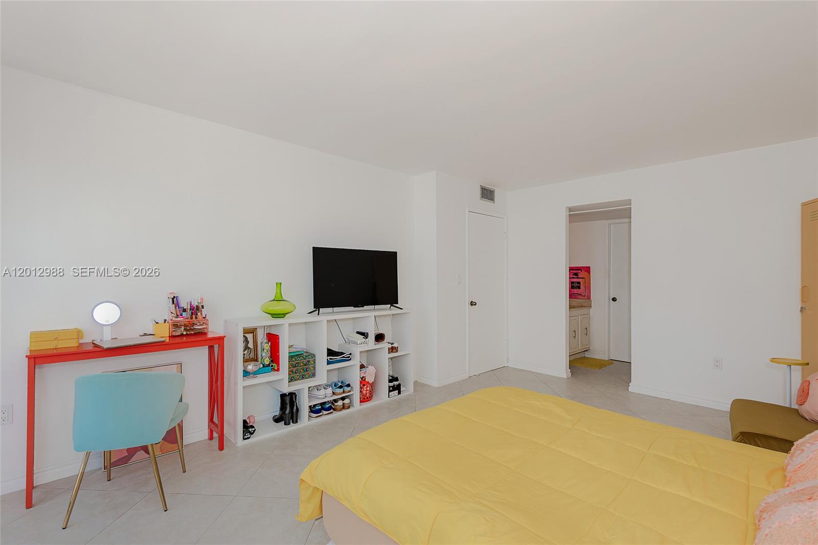 CHARTER CLUB CONDO - Residential