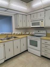POLYNESIAN GARDENS 4 COND - Residential Lease