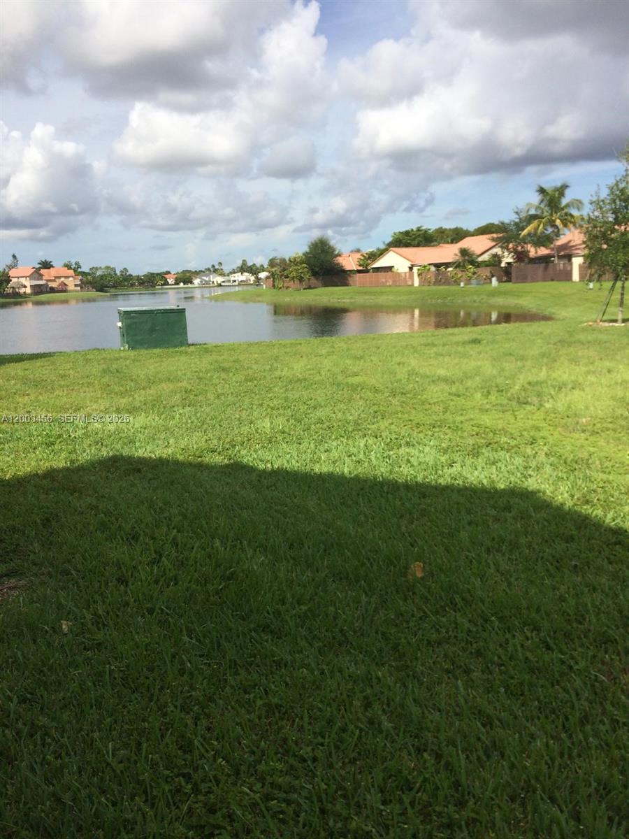 LAKES OF MEADOW VILG HOMES - Residential
