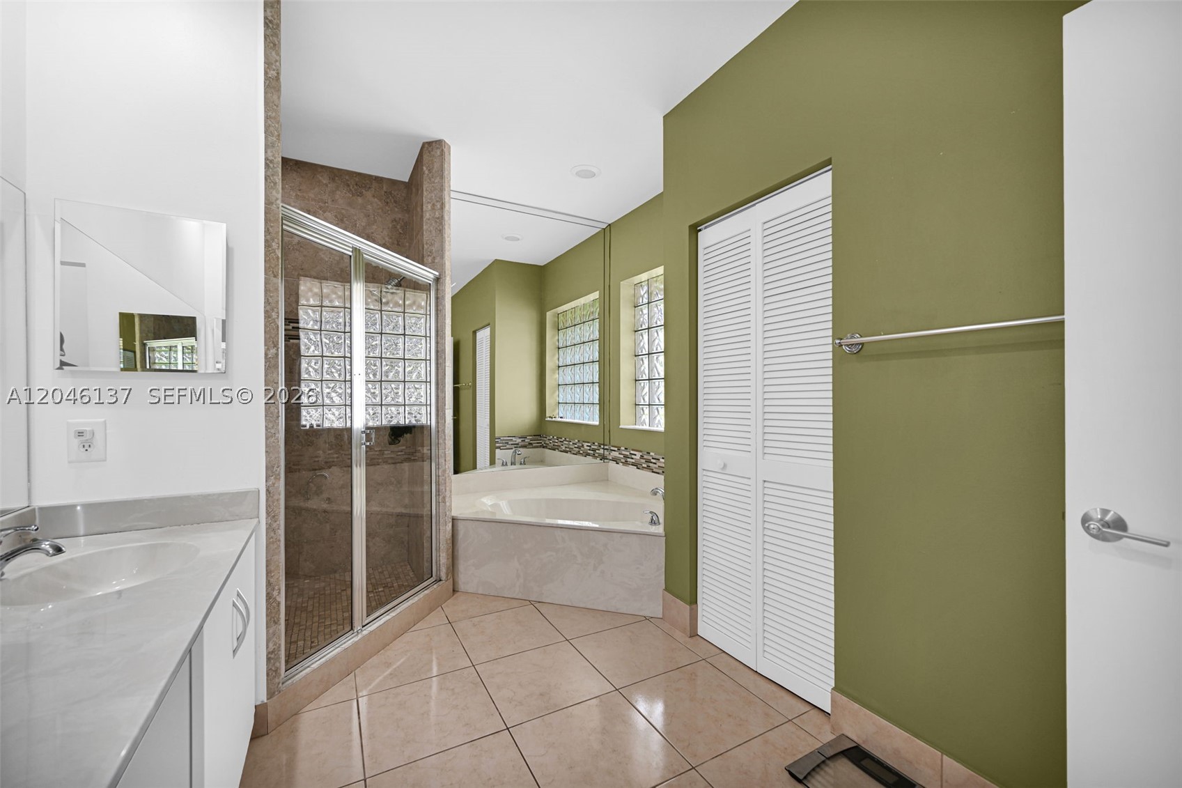 CALIFORNIA COURTS CONDO - Residential