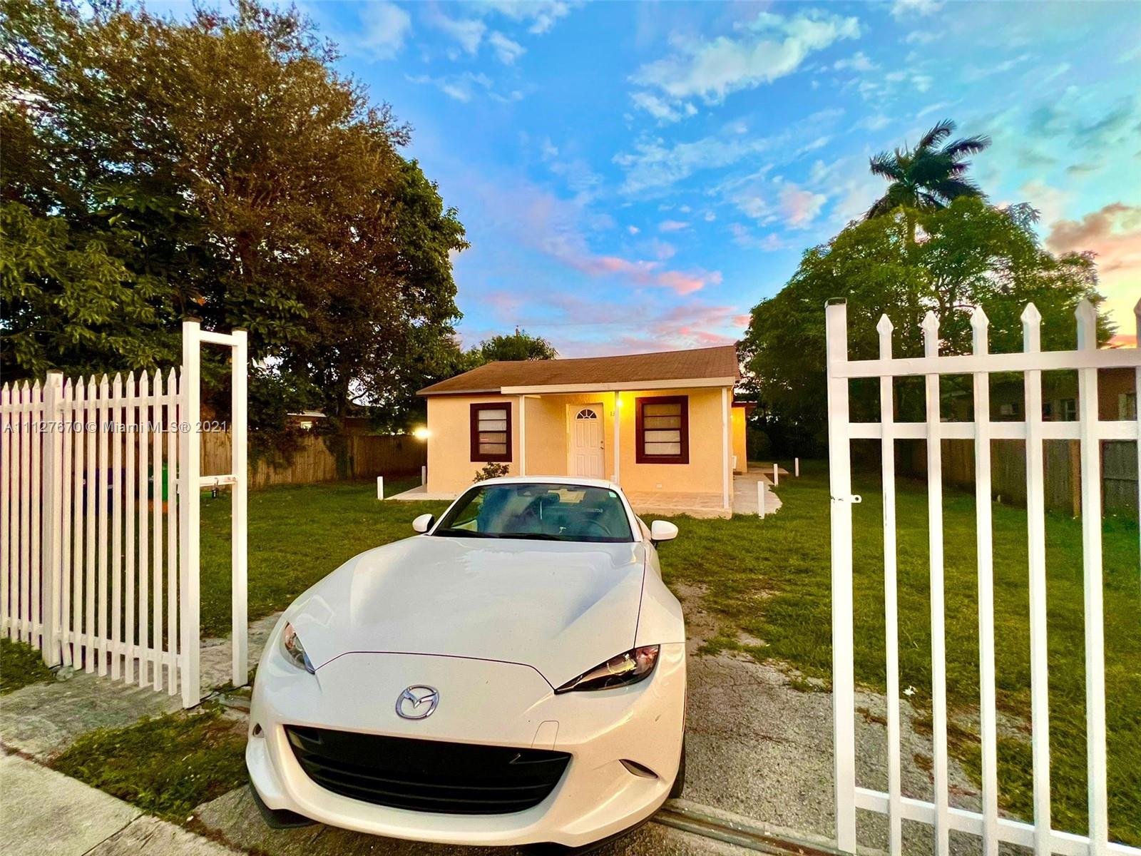 BEAUTIFUL AND LARGE ONE BEDROOM APARTMENT, LARGE KITCHEN, NO LIVING ROOM. JUST REMODELED. ALL IS NEW !  LOCATED IN THE BEST LOCATION IN MIAMI, LARGE COMMON SPACES WITH GRASS AND TREES. PLACE TO PARK. VERY QUICK APPROVAL FOR YOU TO MOVE IN TODAY.