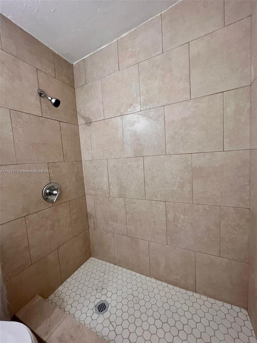 WEST SILVER CREST - Residential Lease