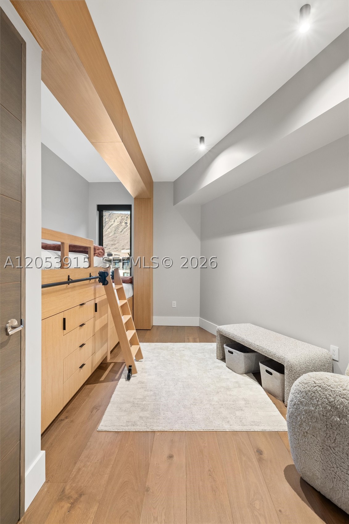 AURA - Residential