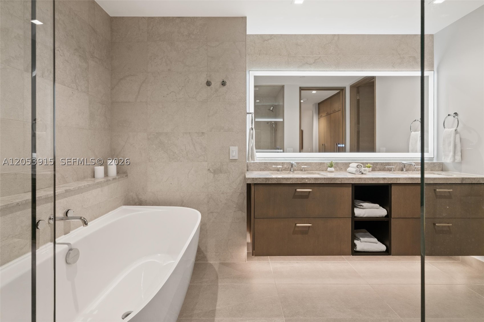 AURA - Residential