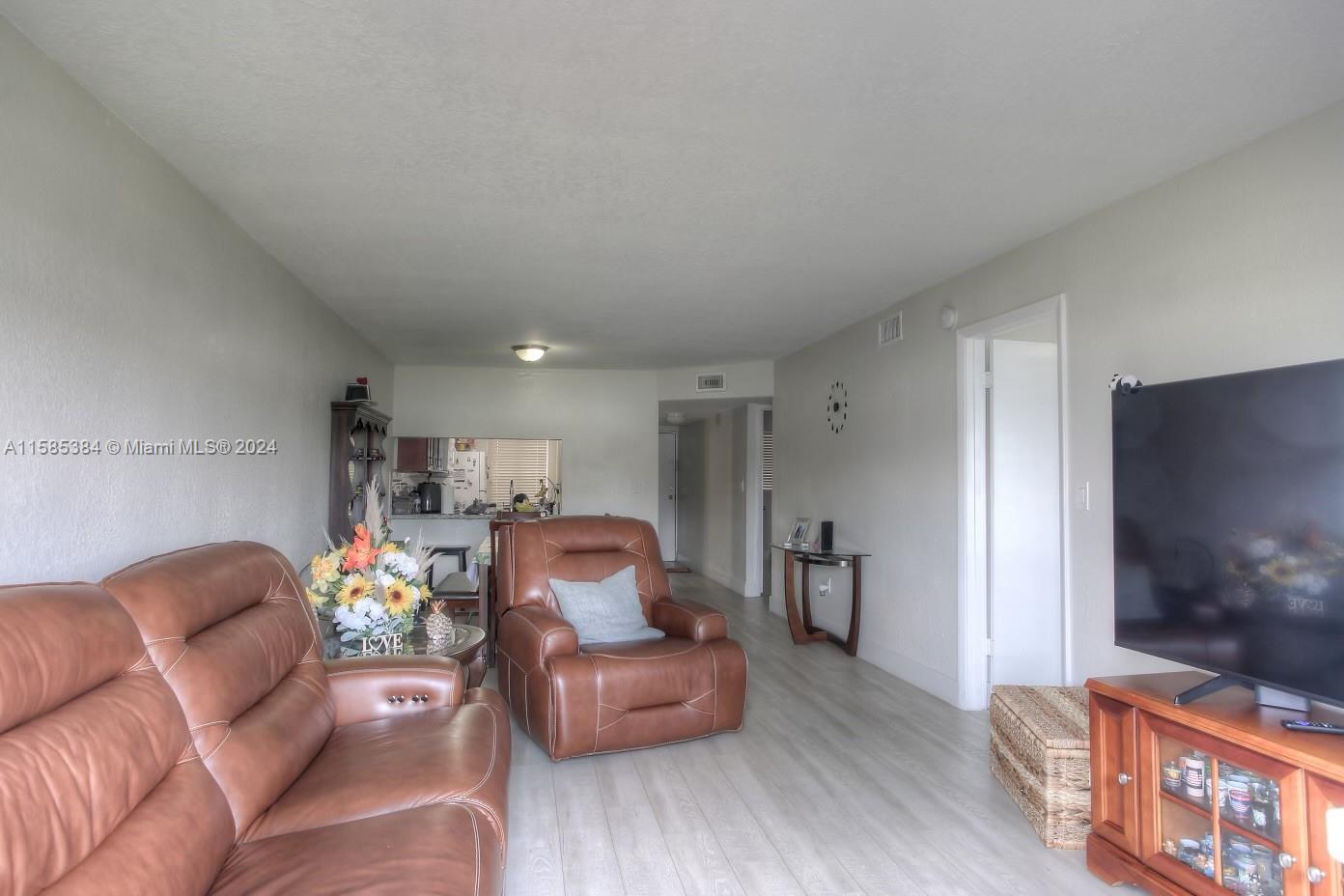 VISTA DEL LAGO I CONDO - Residential
