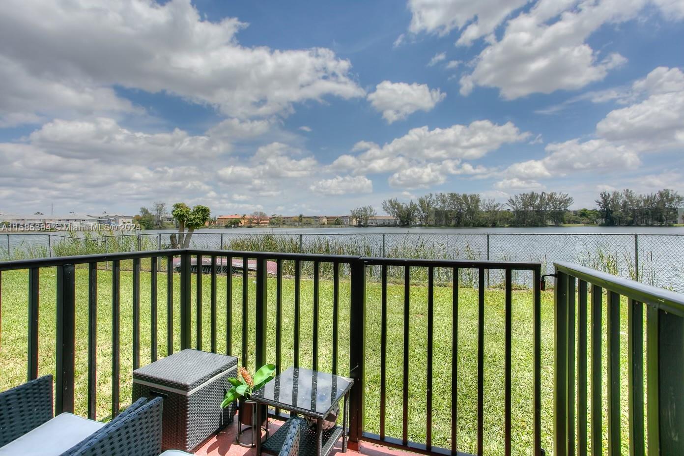 VISTA DEL LAGO I CONDO - Residential