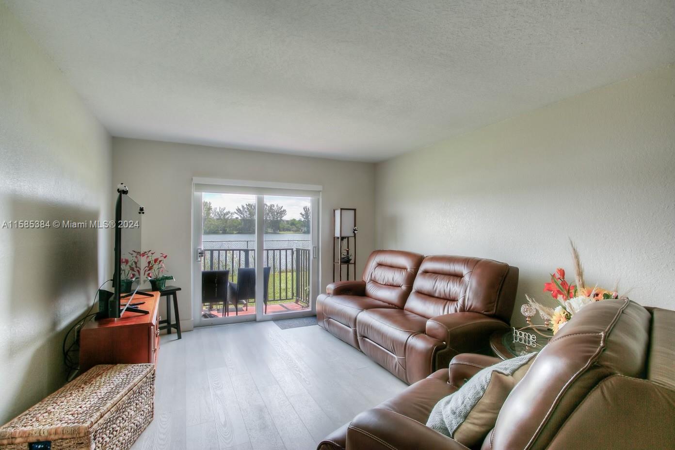 VISTA DEL LAGO I CONDO - Residential