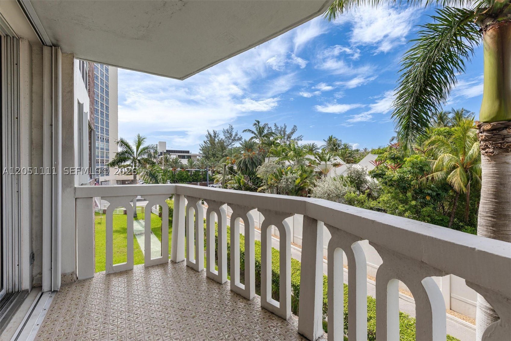 GOLDEN VIEW CONDO - Residential