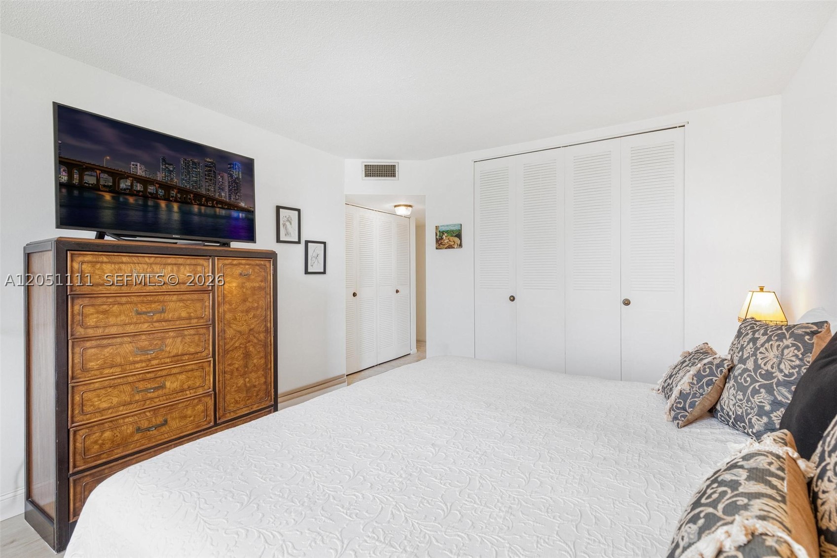 GOLDEN VIEW CONDO - Residential