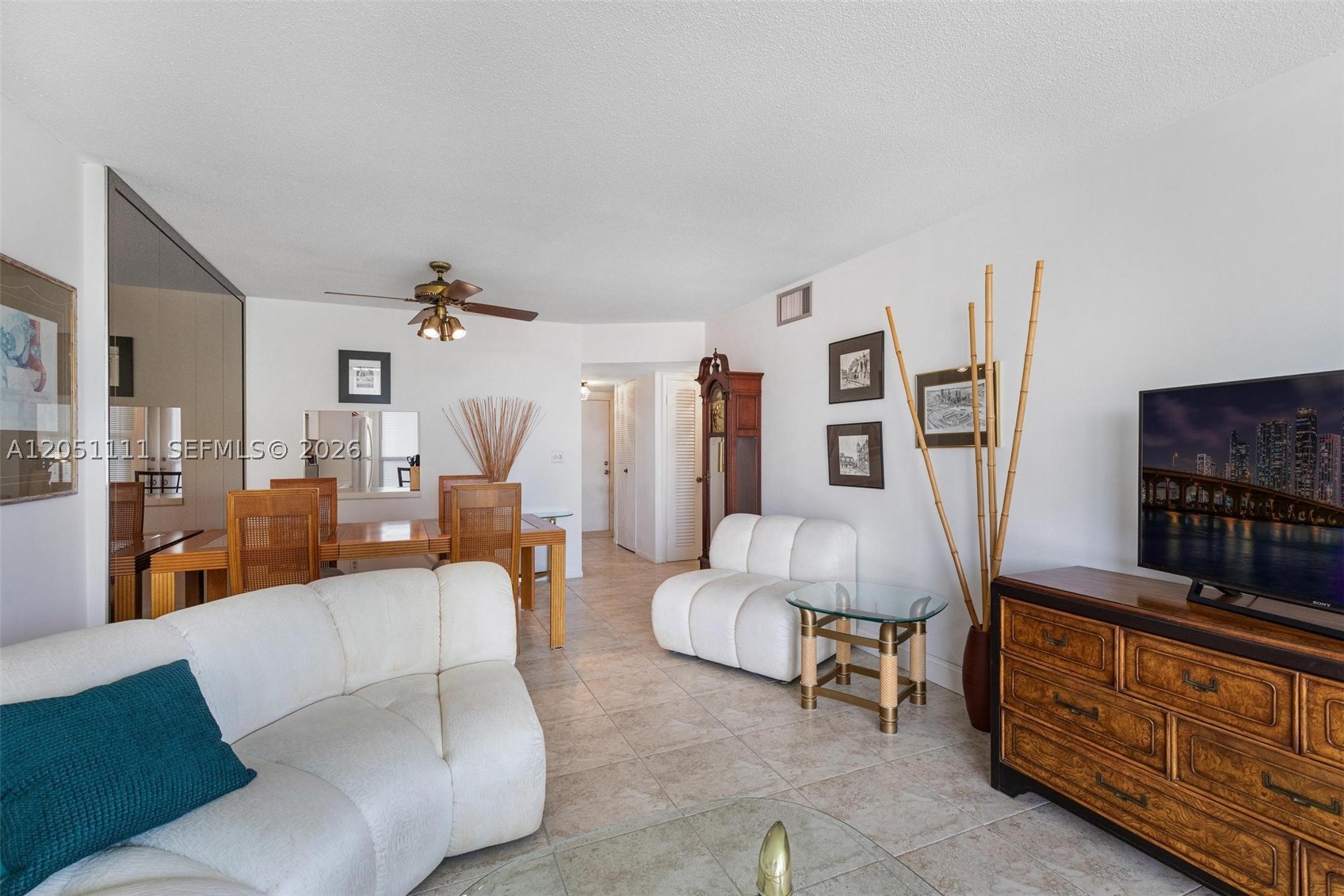 GOLDEN VIEW CONDO - Residential