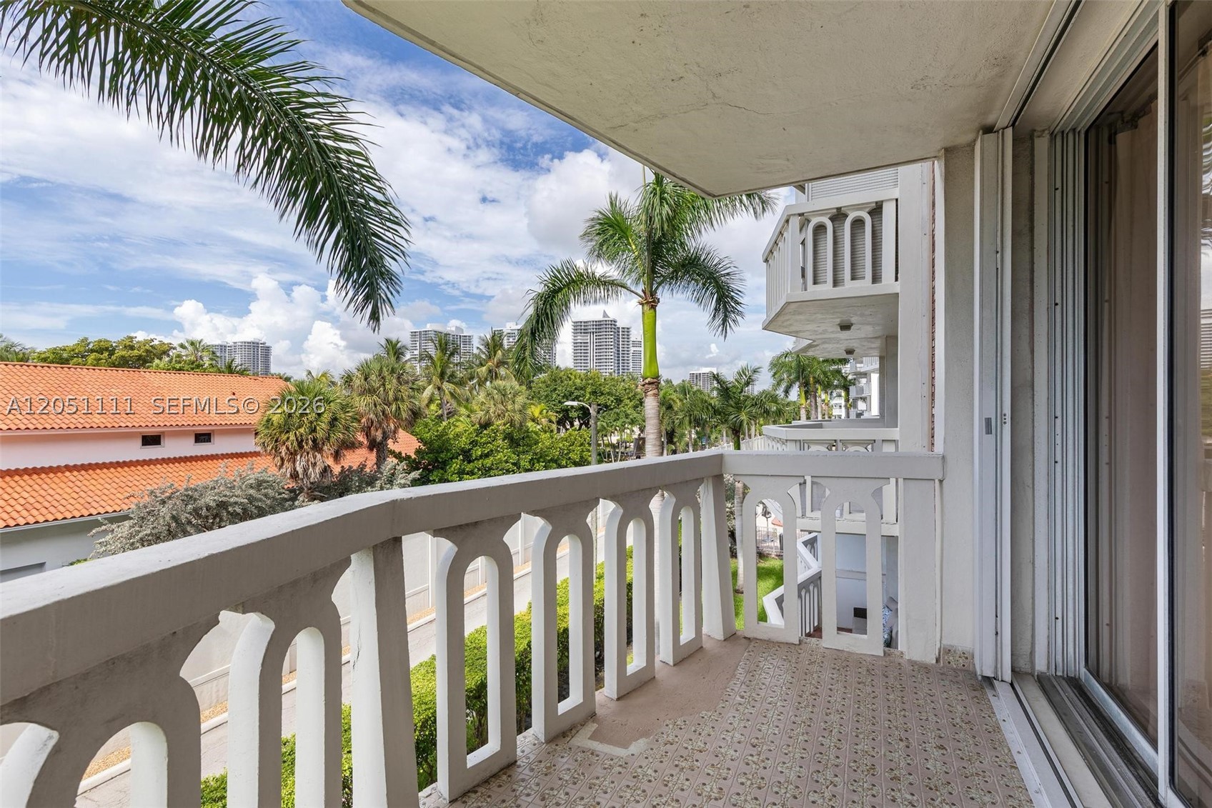 GOLDEN VIEW CONDO - Residential