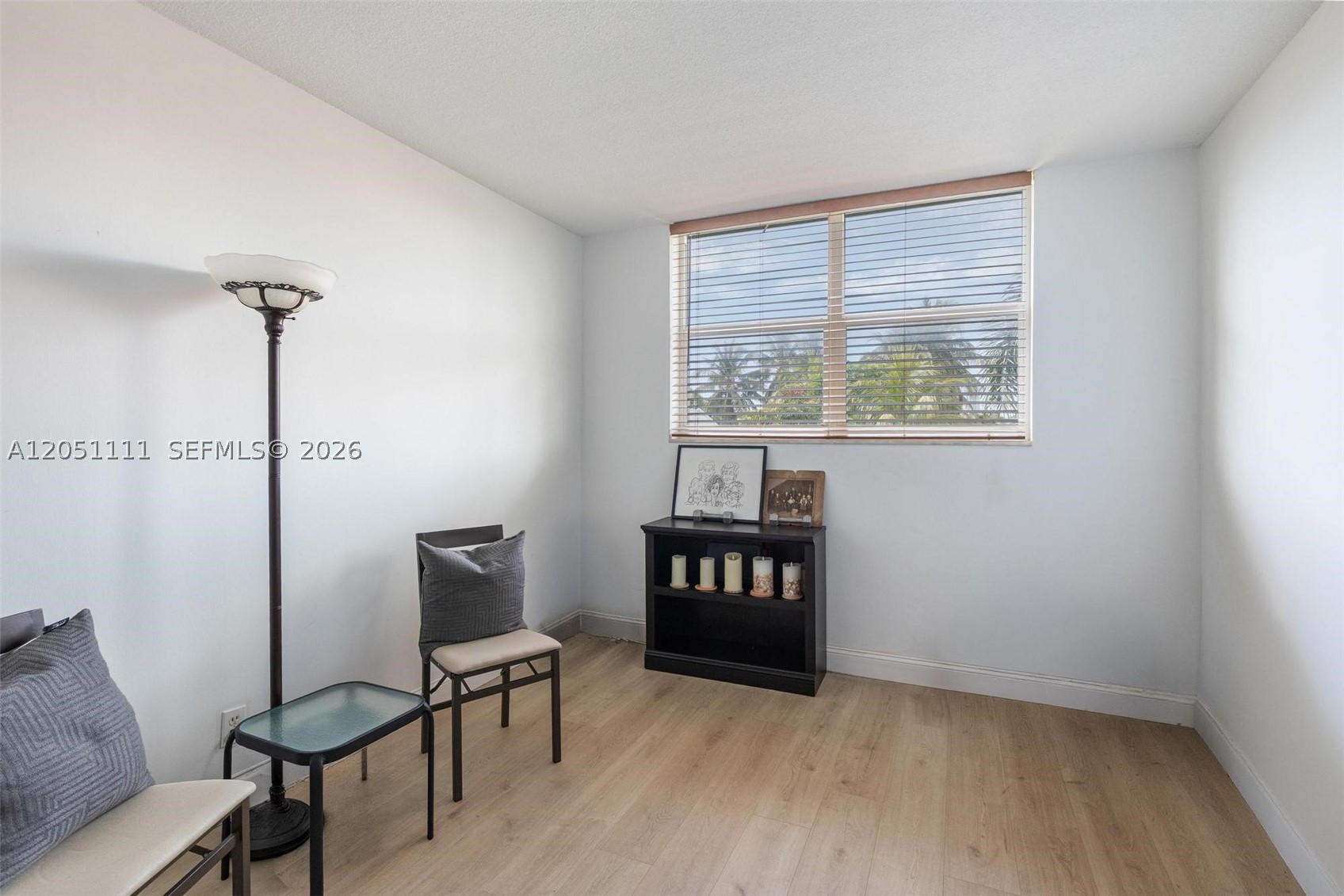 GOLDEN VIEW CONDO - Residential