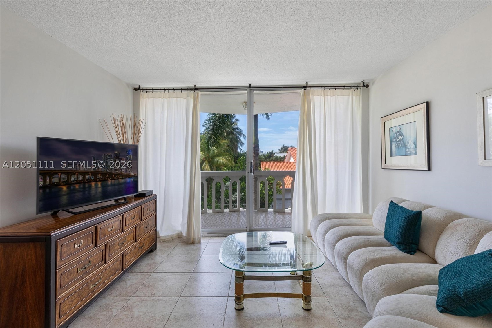 GOLDEN VIEW CONDO - Residential