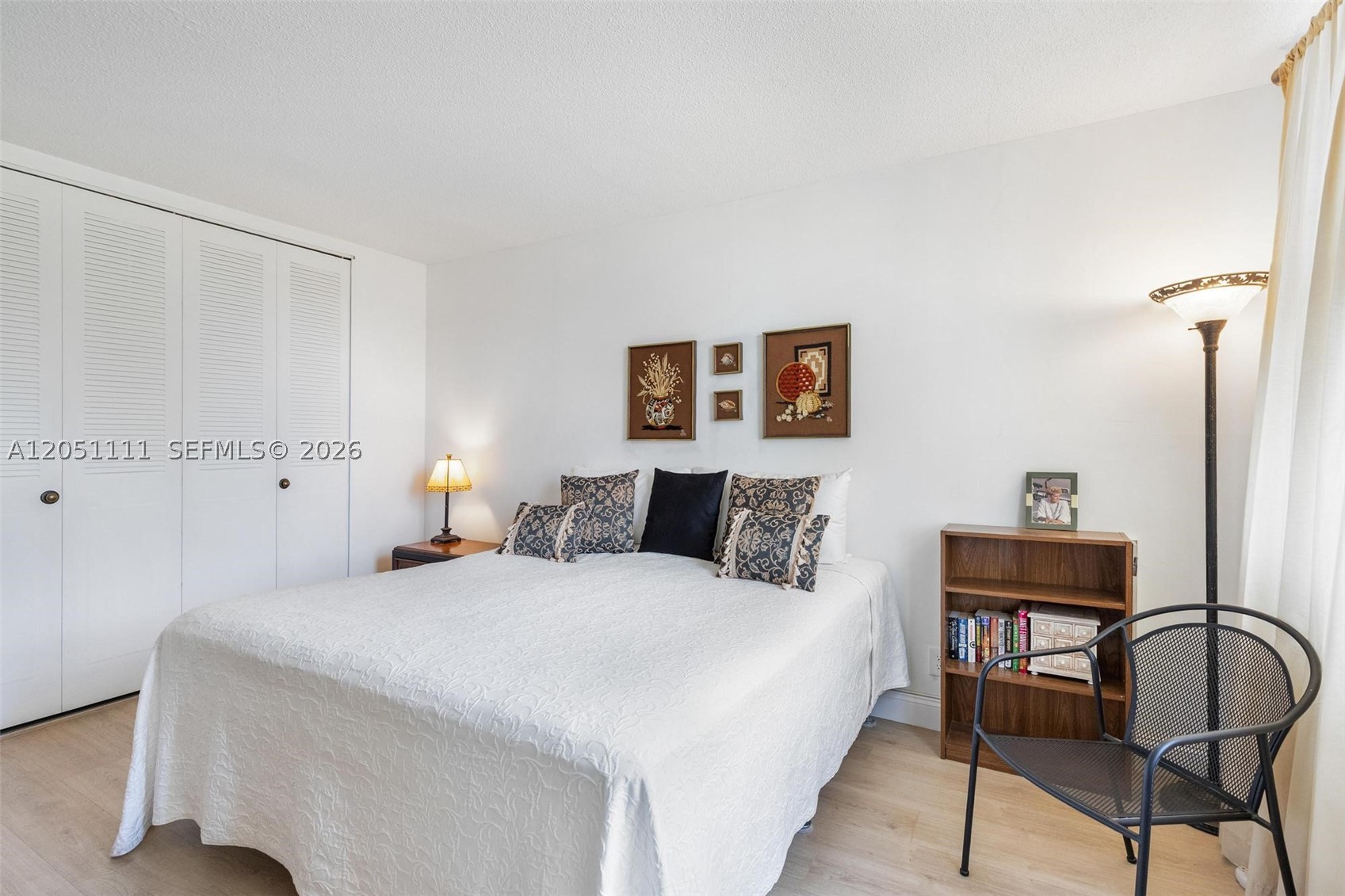 GOLDEN VIEW CONDO - Residential