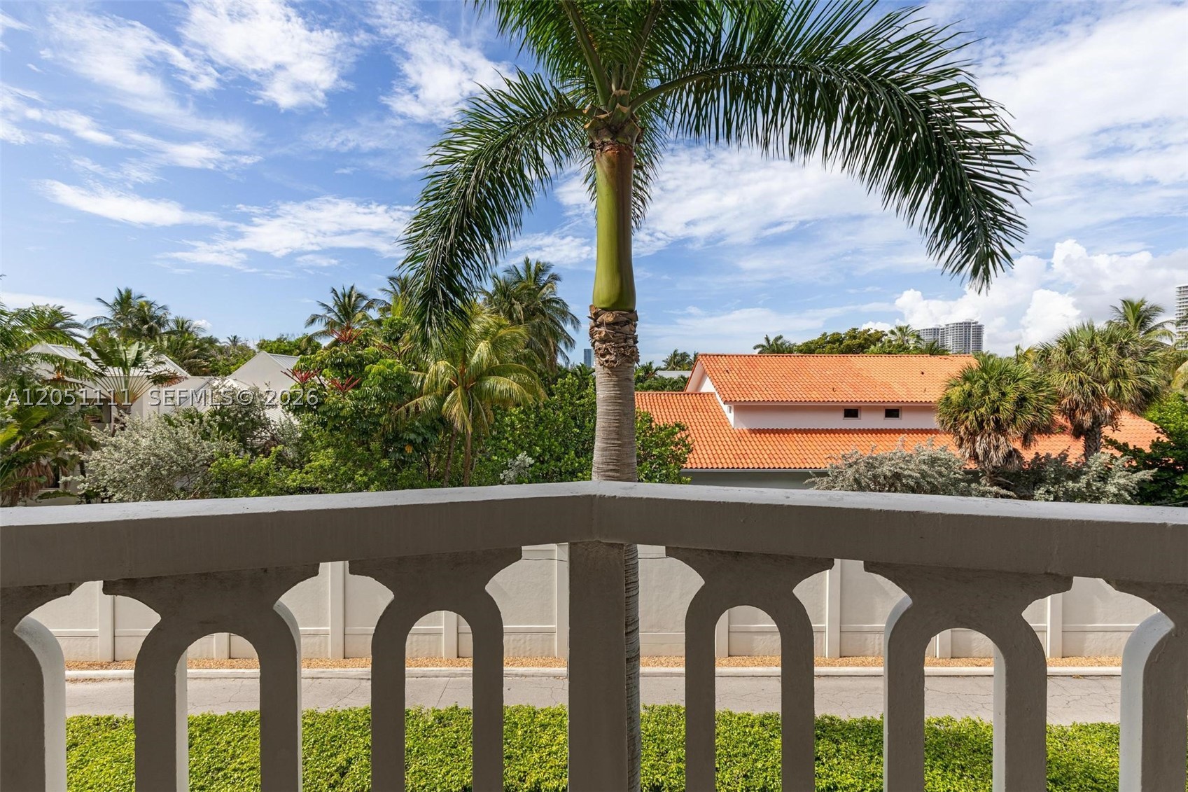 GOLDEN VIEW CONDO - Residential