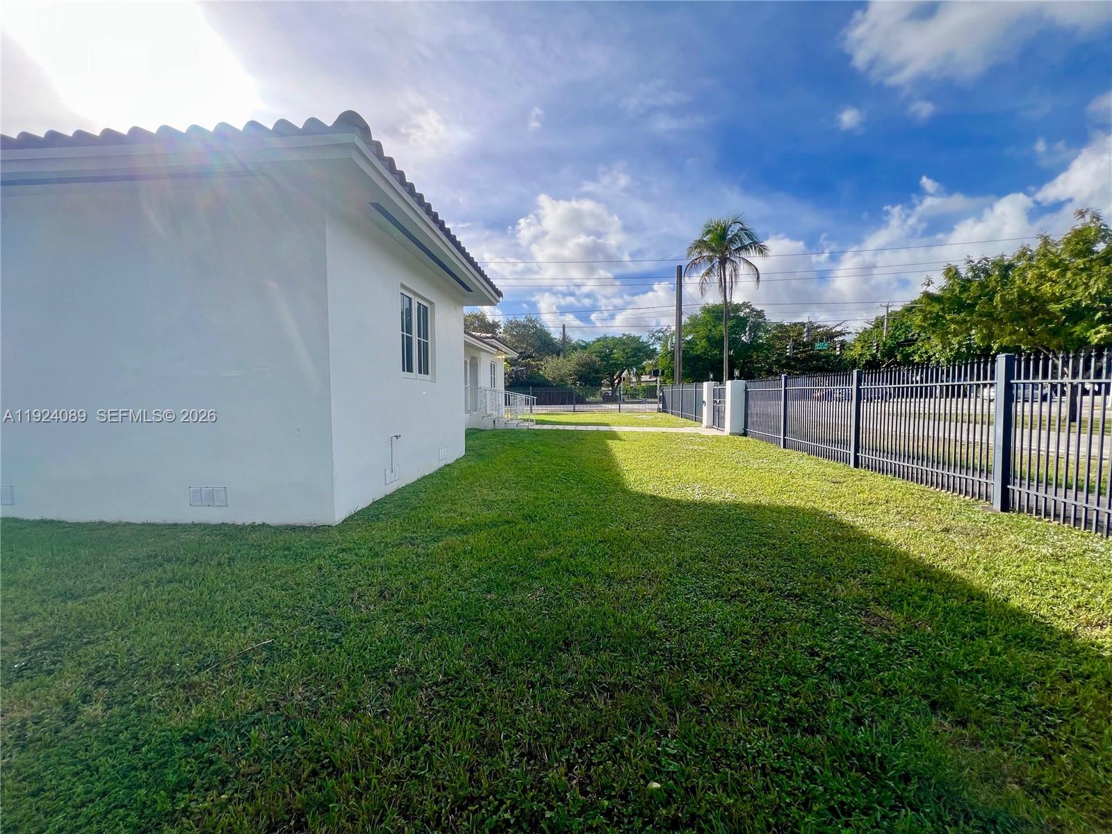 CORAL GABLE COUNTRY CLUB - Residential