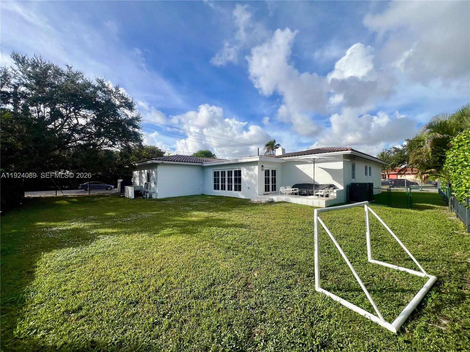 CORAL GABLE COUNTRY CLUB - Residential
