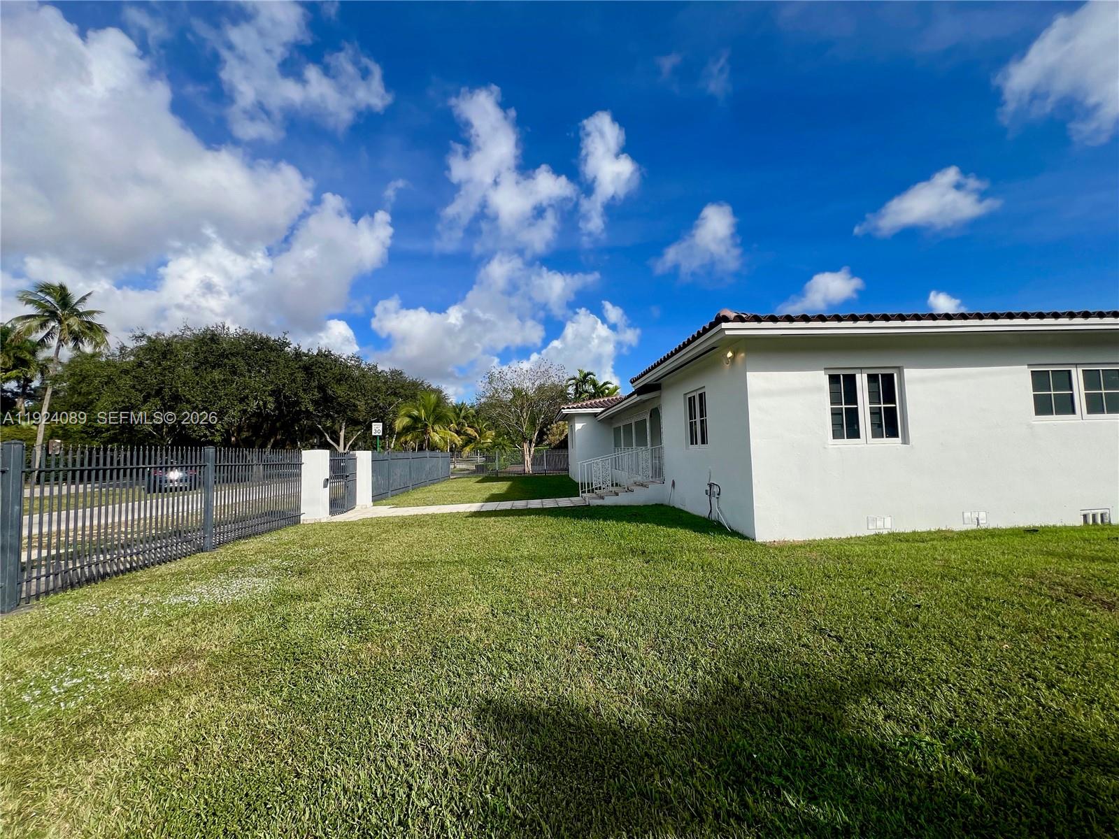 CORAL GABLE COUNTRY CLUB - Residential