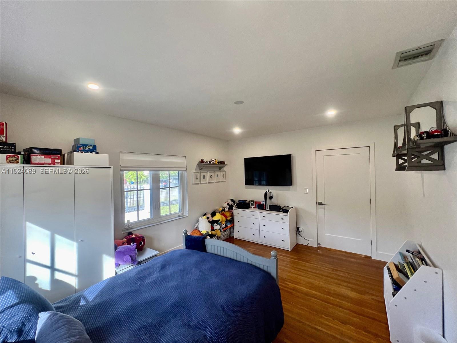 CORAL GABLE COUNTRY CLUB - Residential