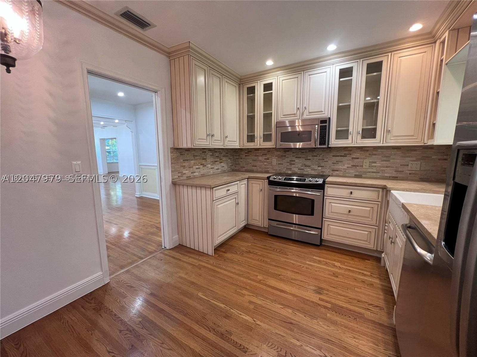 CORAL GABLES RIVIERA SEC - Residential Lease