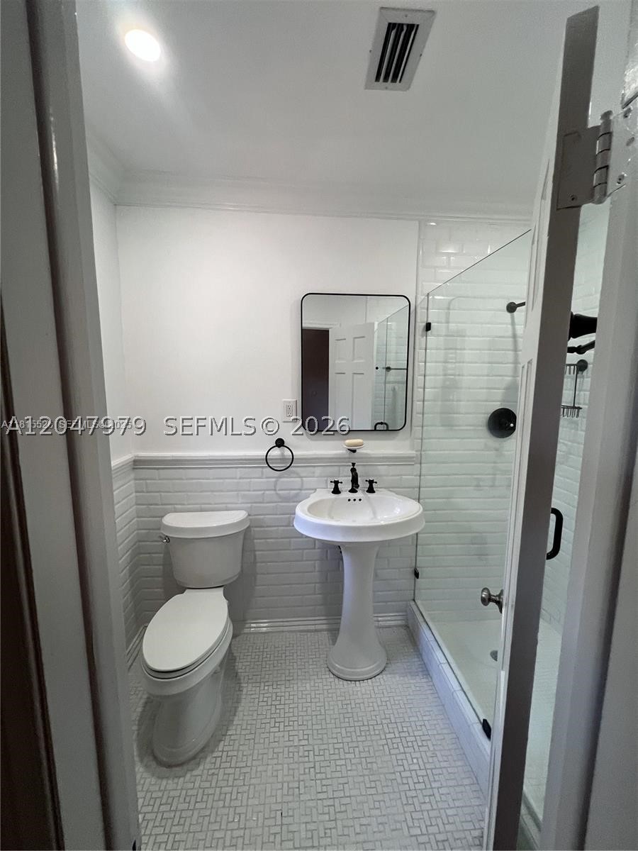 CORAL GABLES RIVIERA SEC - Residential Lease