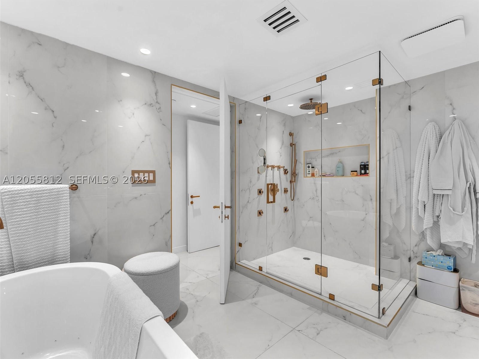 TURNBERRY ISLE CONDO - Residential Lease