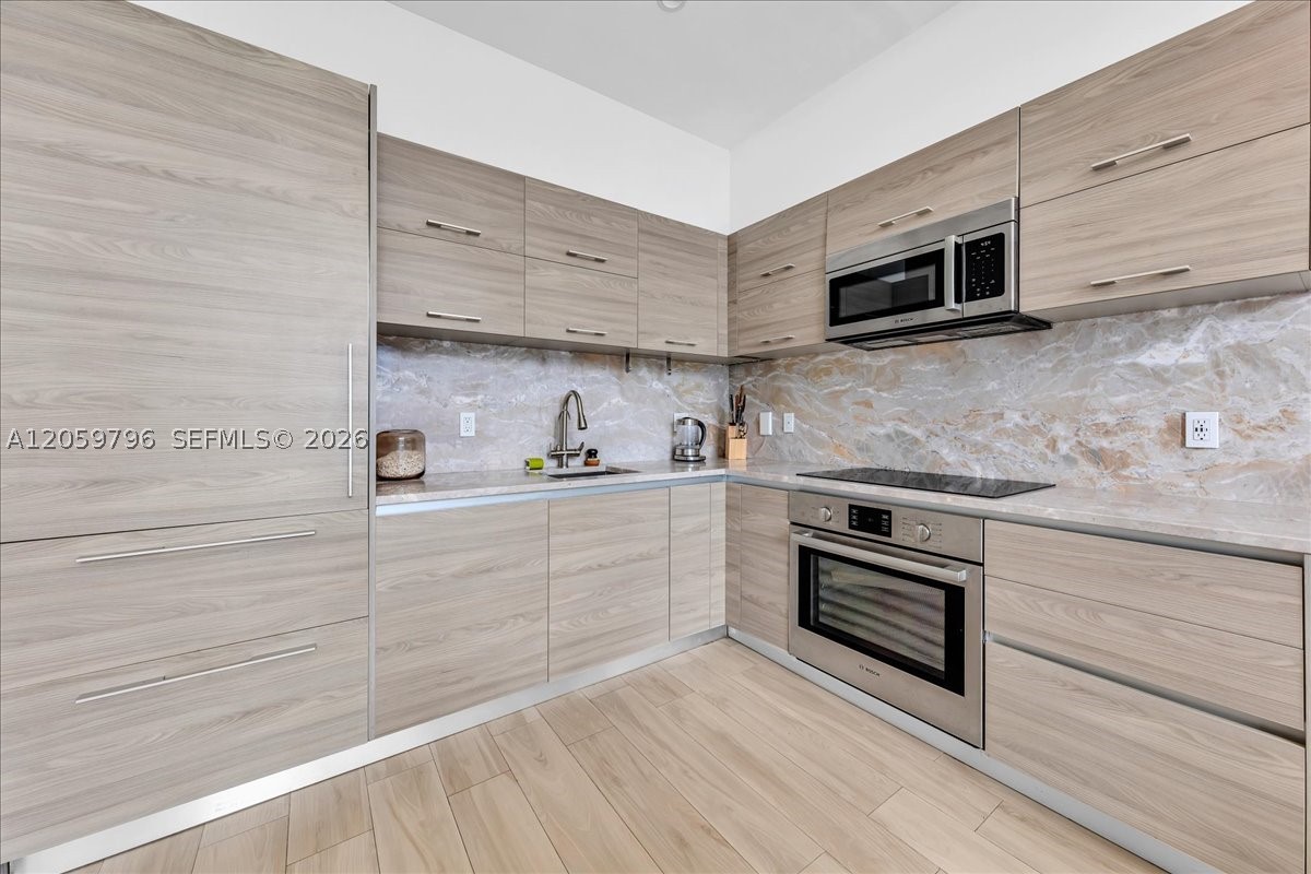 1300 S Miami Ave Residence - Residential