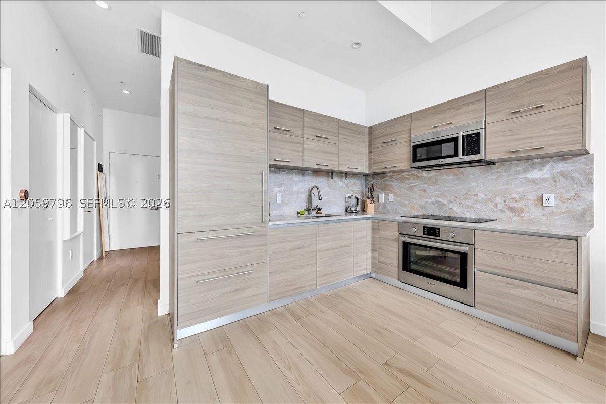 1300 S Miami Ave Residence - Residential