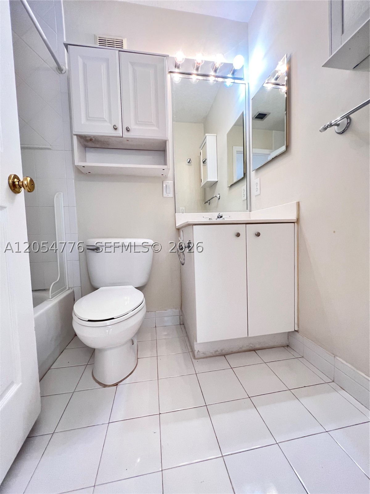 LAS BRISAS AT DORAL CONDO - Residential Lease