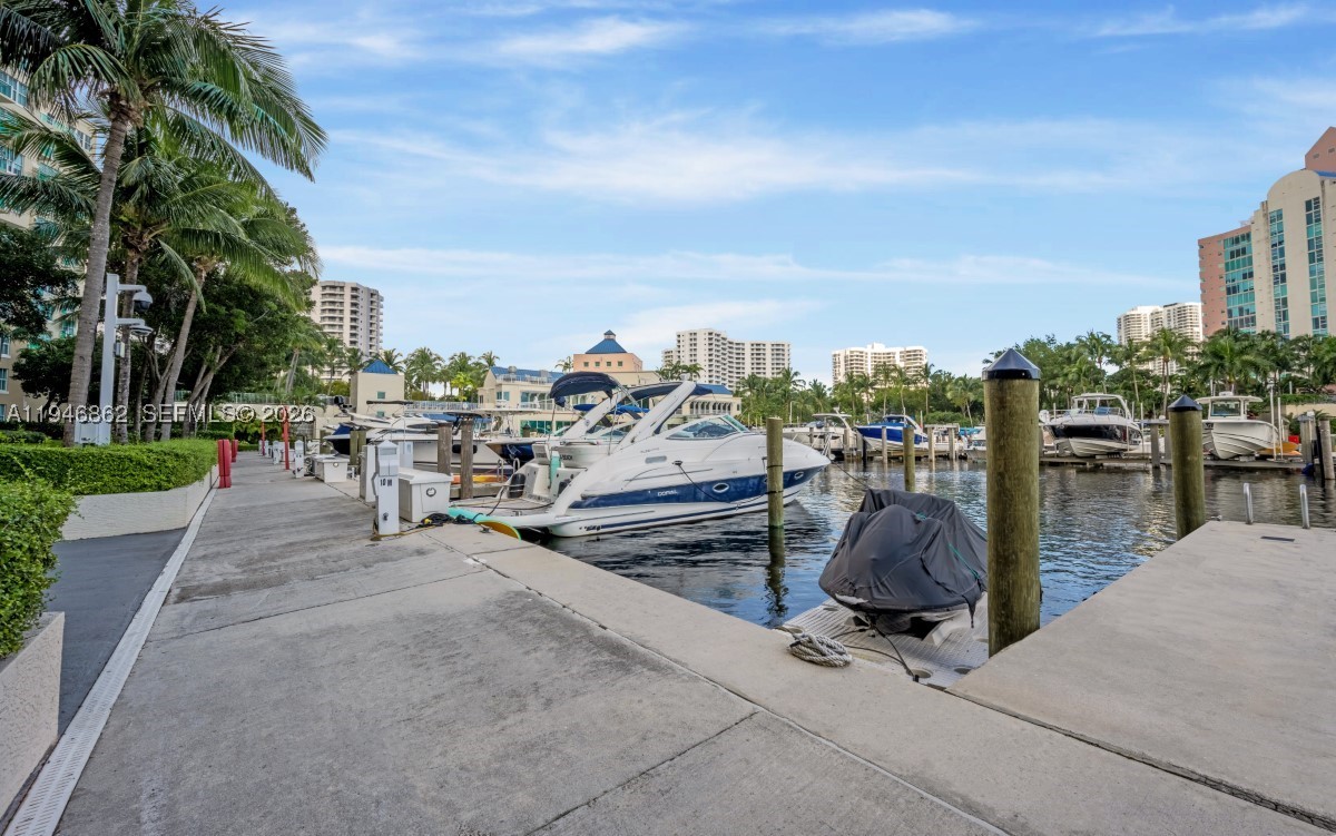 AVENTURA MARINA TWO - Residential