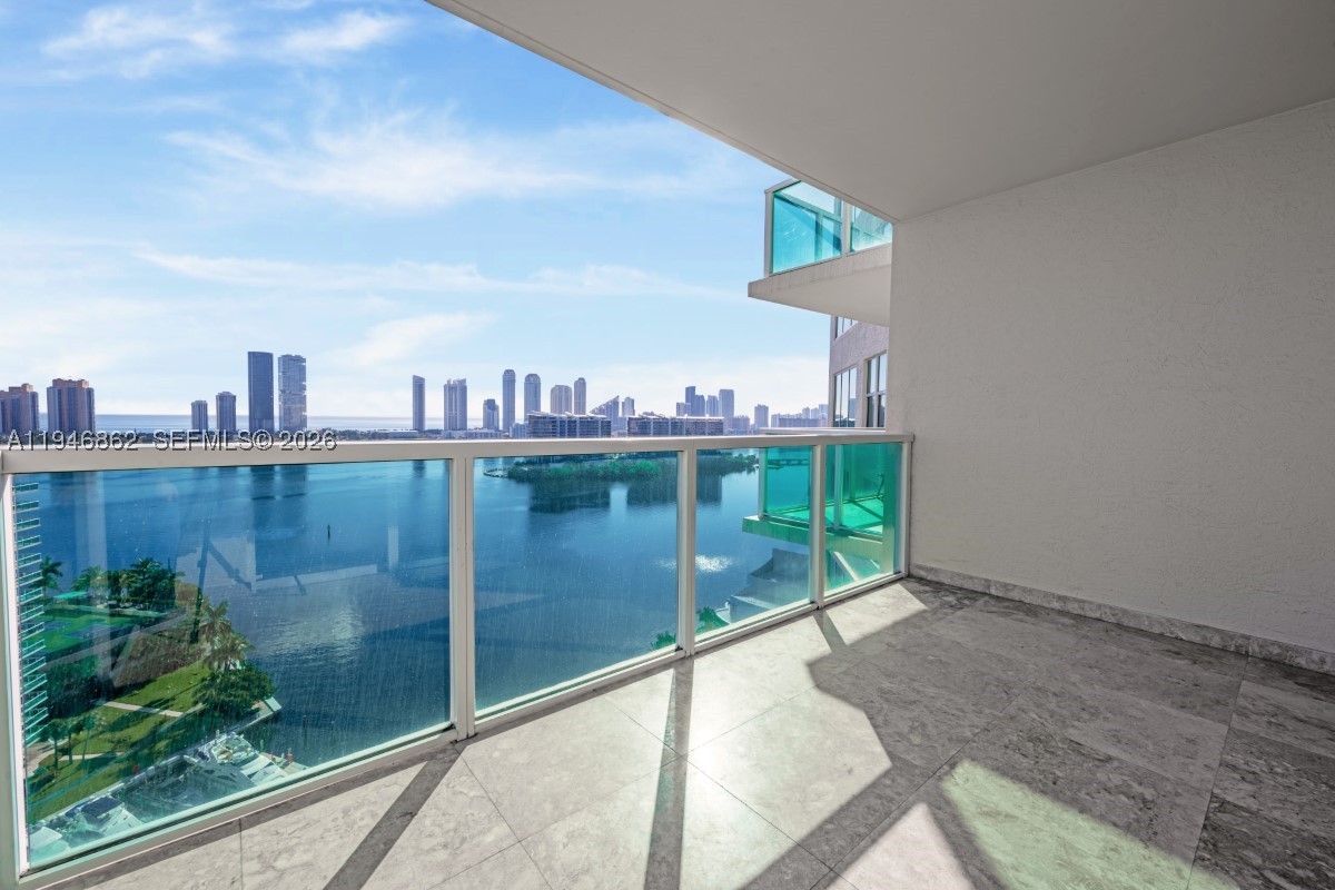AVENTURA MARINA TWO - Residential