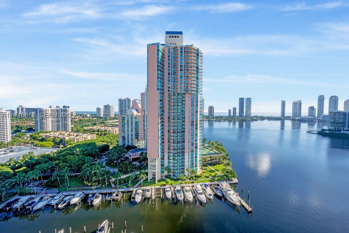 AVENTURA MARINA TWO - Residential