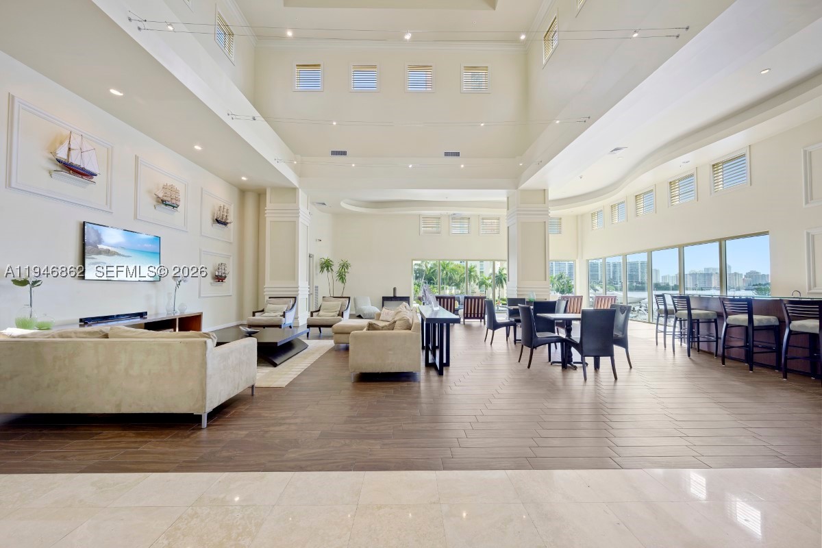 AVENTURA MARINA TWO - Residential