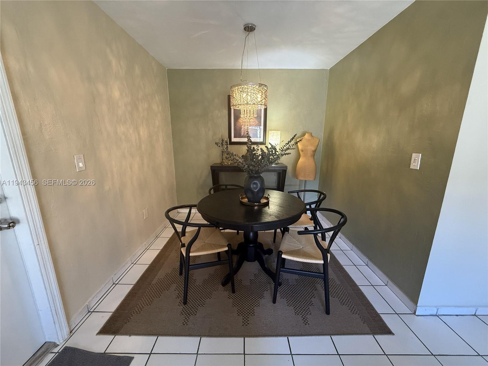 LAKEWOOD VILLAS CONDO - Residential
