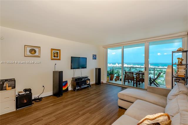 THE FLORIDIAN CONDO - Residential Lease