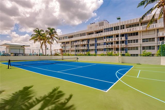 THE FLORIDIAN CONDO - Residential Lease