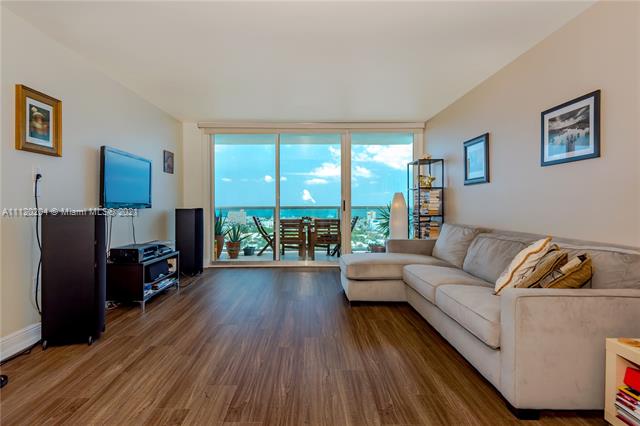 THE FLORIDIAN CONDO - Residential Lease