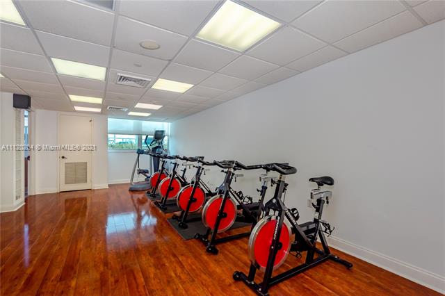 THE FLORIDIAN CONDO - Residential Lease