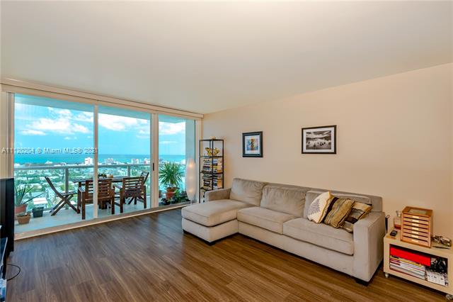 THE FLORIDIAN CONDO - Residential Lease